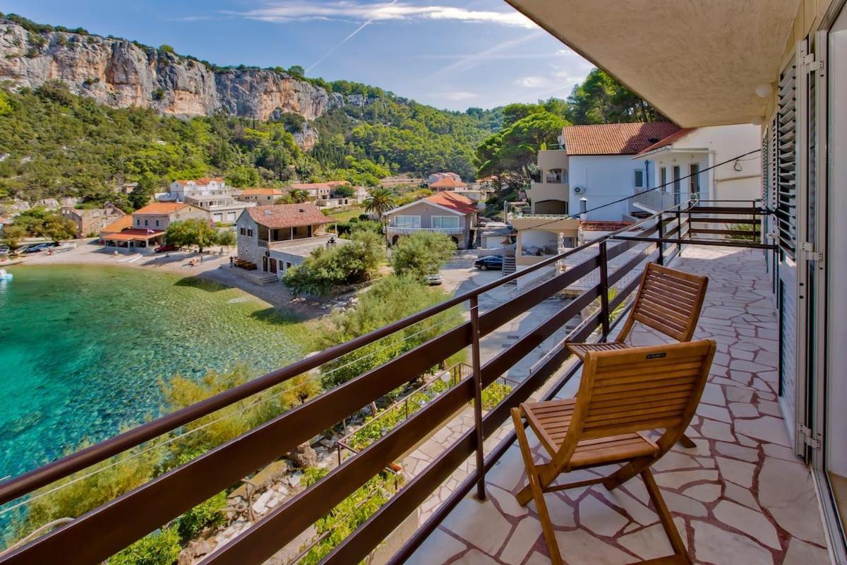 Villa Mateljan Zastražišće Exterior foto